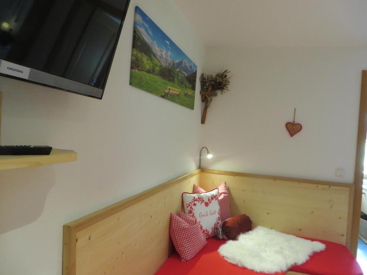 Landhaus Familie Doll Ferienwohnung Emerde Bichl Exterior foto